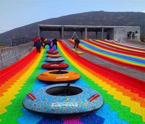 惠州彩虹滑草场